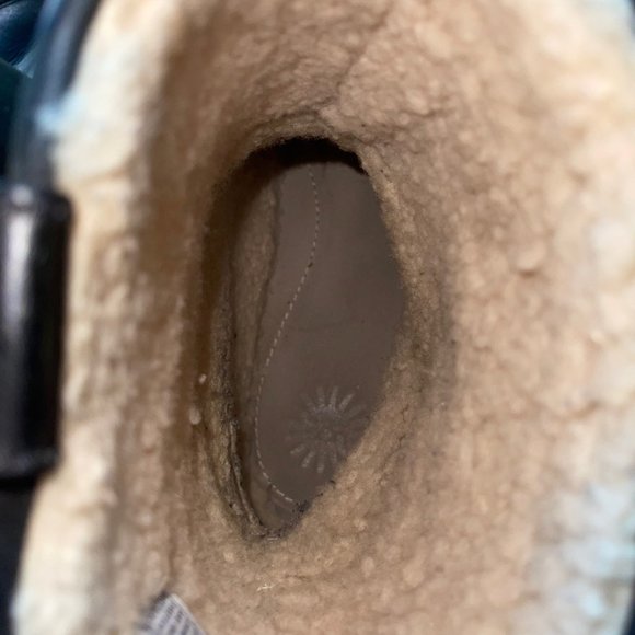 UGG Aliso Black Boots 13